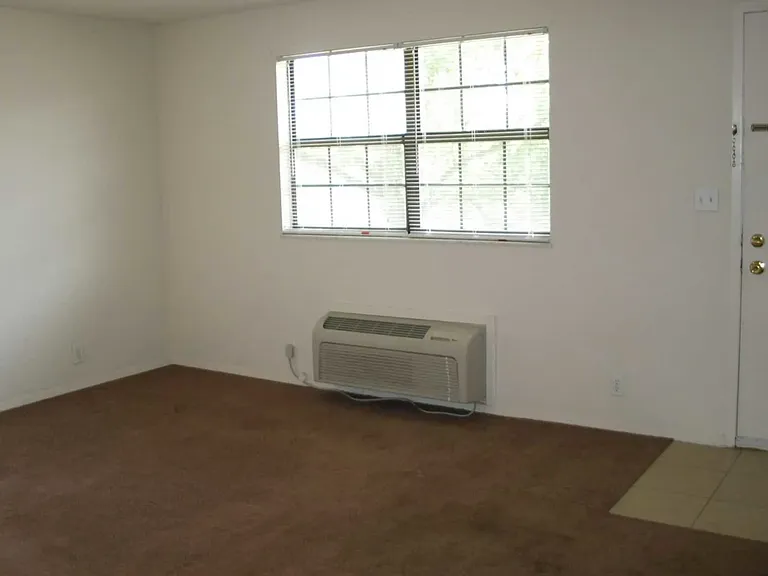 Westwood Apartments — Photo 5