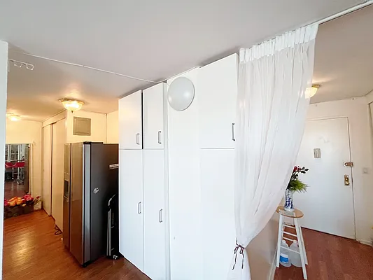 Sold by Mitra Hakimi Realty Group, LLC | media 8