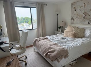 8 9th St APT 615, Medford, MA 02155