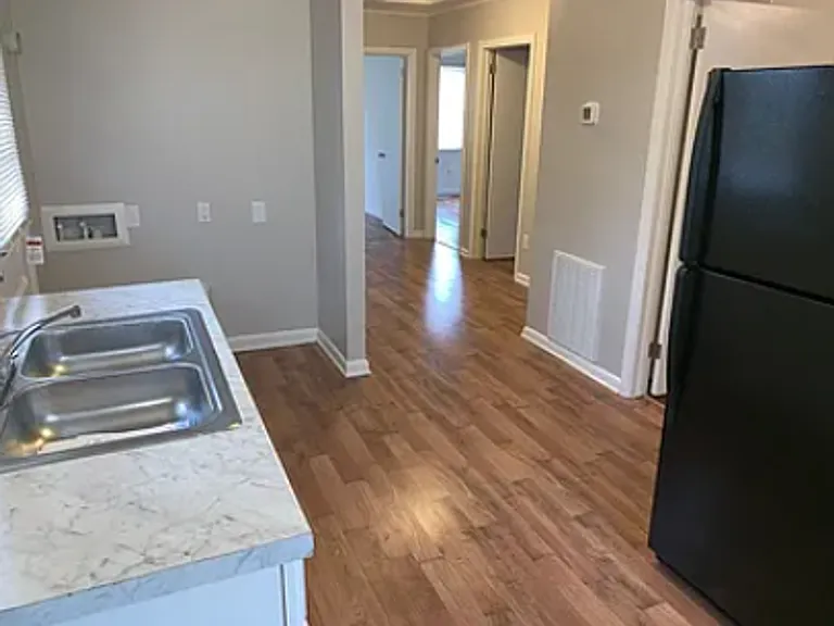 403 Concord Ave — Photo 4
