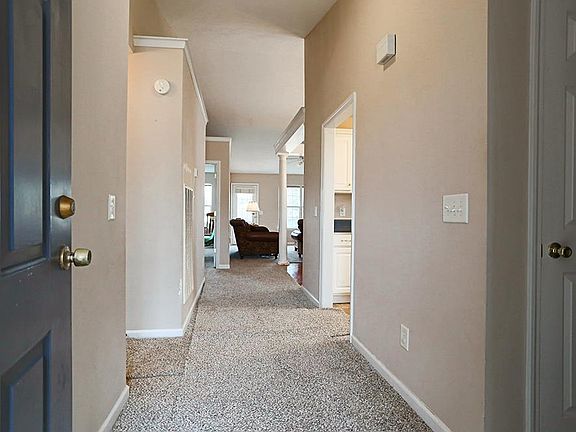 3rd image of 704 Dellwood Dr