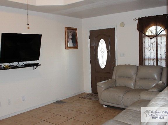 2nd image of 2844 Rosewood Cir