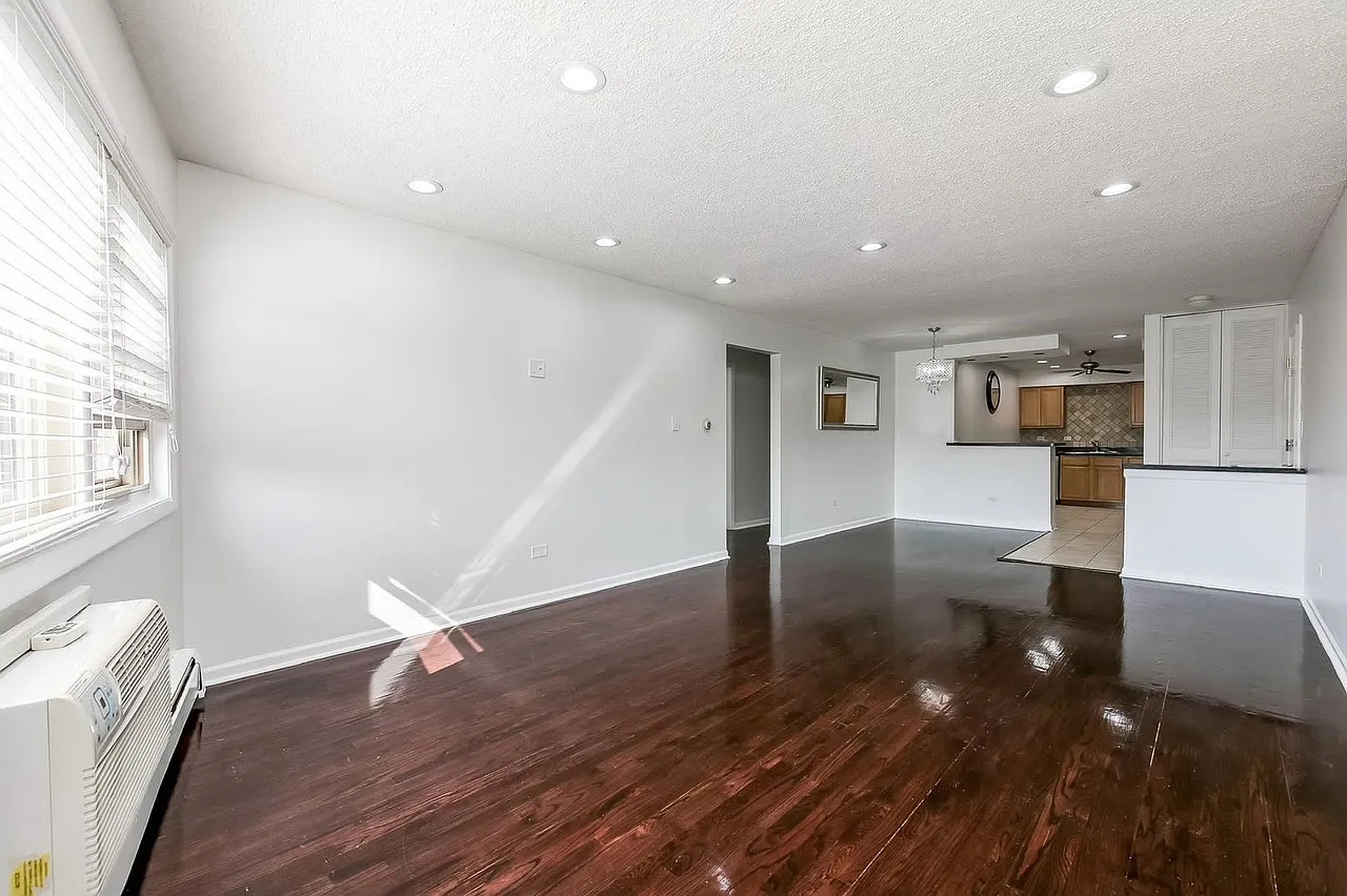 2 bed, 1.5 bath, 1000 sqft, $1,895 — Photo 4