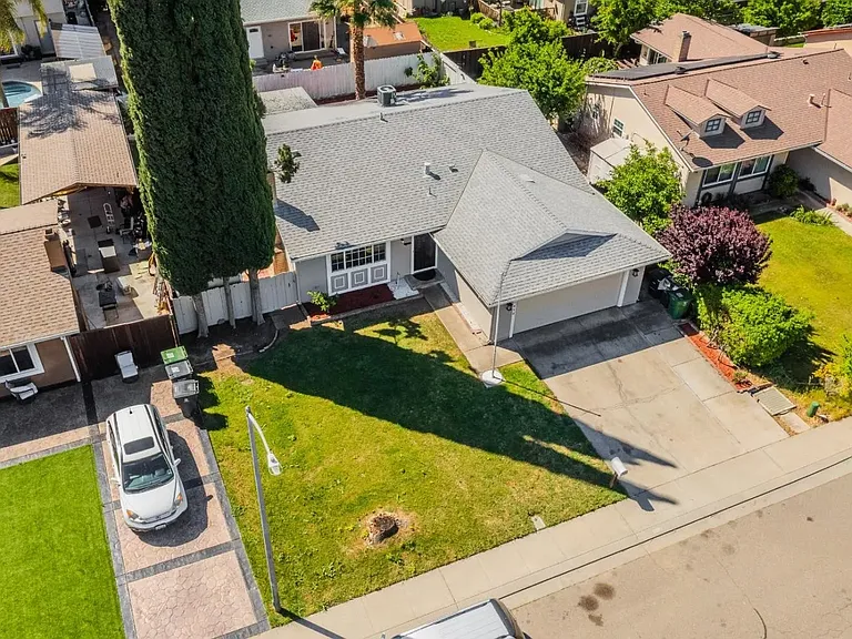 1610 Bondy Ln — Photo 20