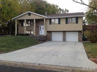 7825 W Mohawk Trl, Peoria, IL 61604