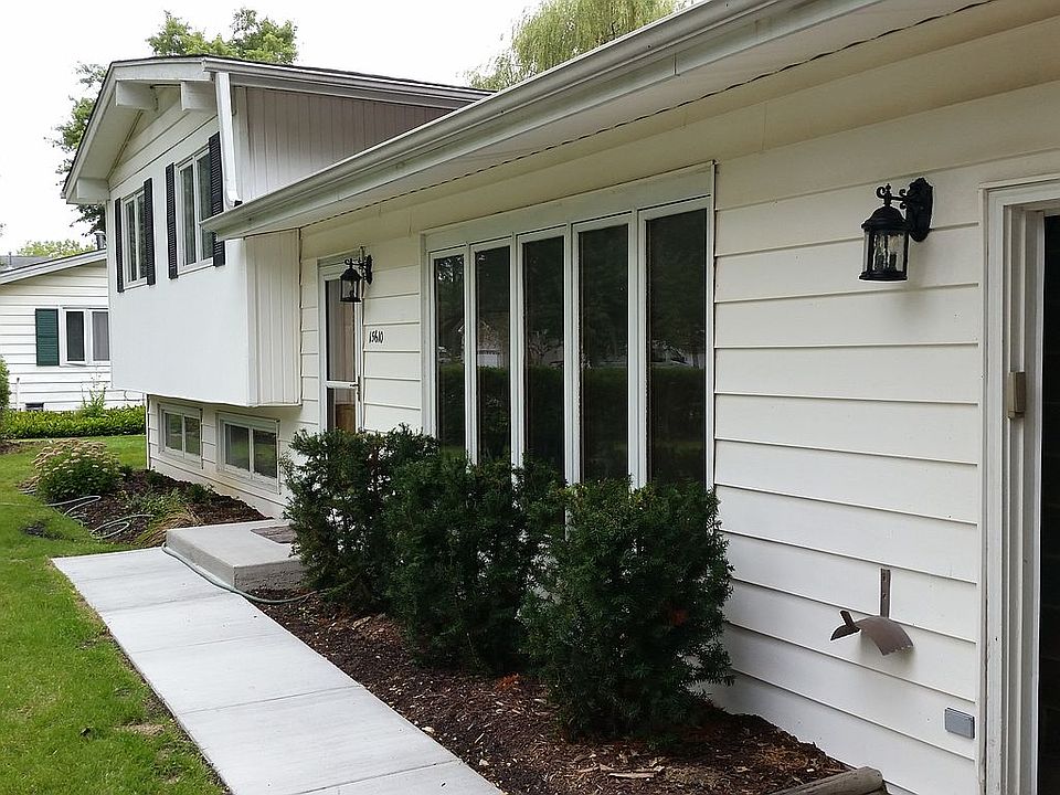 1st image of 15610 W Idlewood Ln