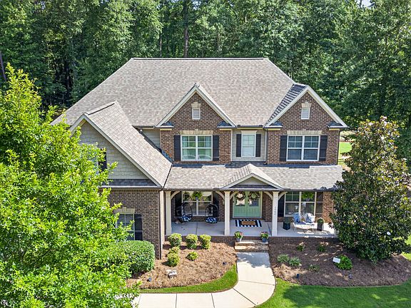 5th image of 1460 Apple Valley Ct