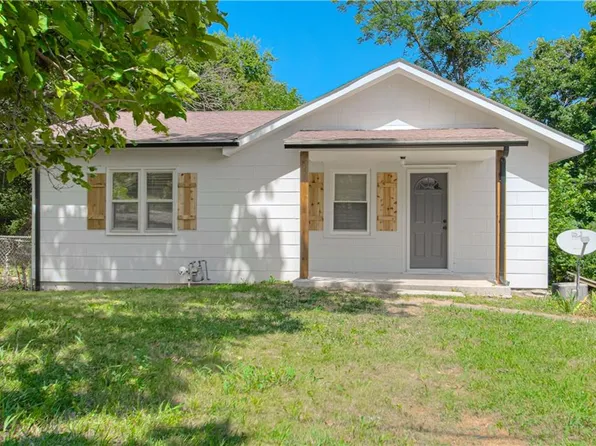 4900 NE 53rd Ter, Kansas City, MO 64119