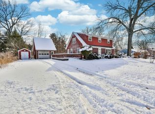 12 Hemlock St, Hudson, NH 03051
