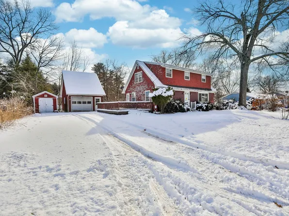 12 Hemlock Street, Hudson, NH 03051