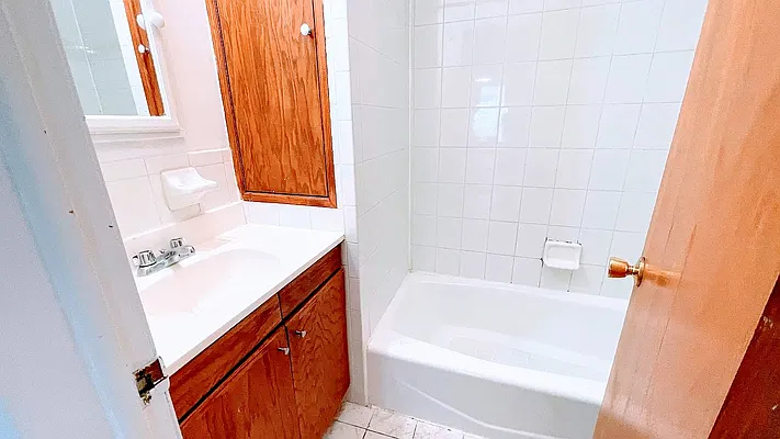 Rented by HOLTON REAL ESTATE INC. | media 18