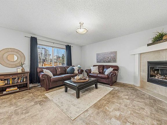 4th image of 31 NE Jumping Pound Rise