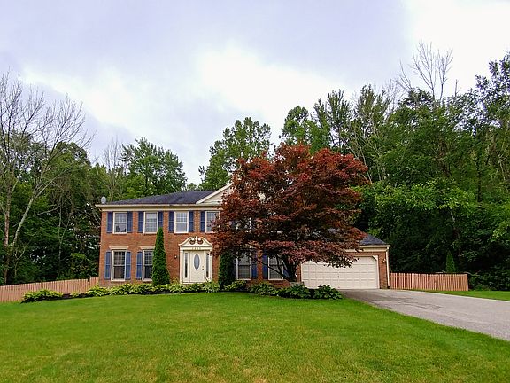 2nd image of 2690 Bridgeton Dr