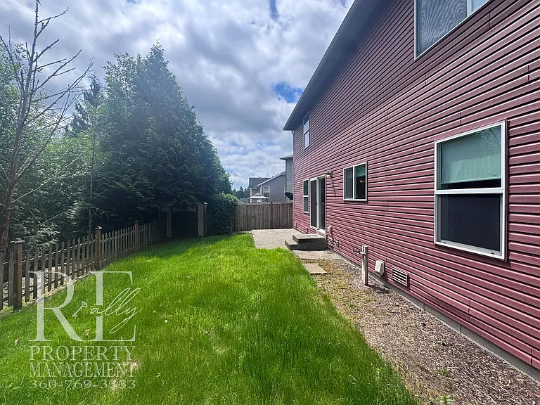 21050 Brevik Pl NW — Photo 31