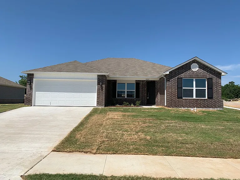 2001 S Amarillo Dr — Photo 1