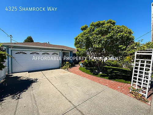 4325 Shamrock Way Photo 1