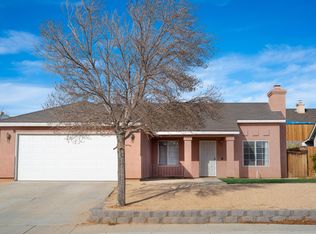 1101 Oakwood Ln, Rosamond, CA