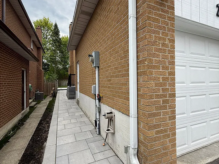 29 Charnwood Pl #BASEMENT — Photo 10