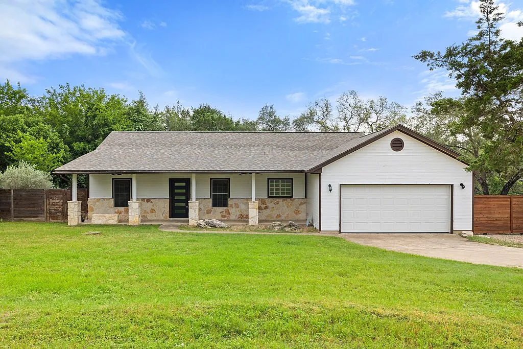 3 bed, 1715 sqft, $2,950 — Photo 1