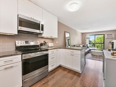 164 Galen St APT 52, Watertown, MA, 02472