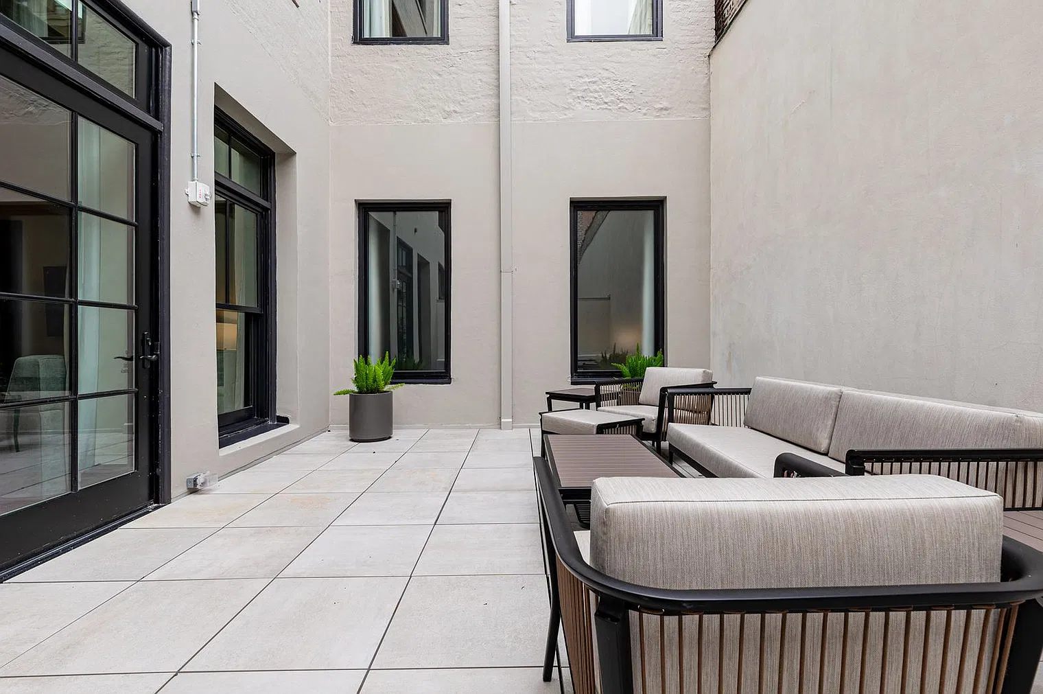 2 bed, 2.0 bath, 861 sqft, $13,024 — Photo 3