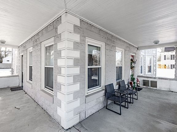 3rd image of 29-31 Middlesex St #1