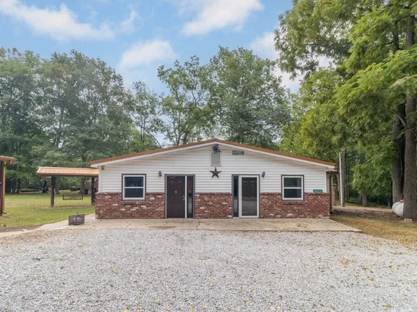 8870 S Birchwood Dr, Knightstown, IN 46148