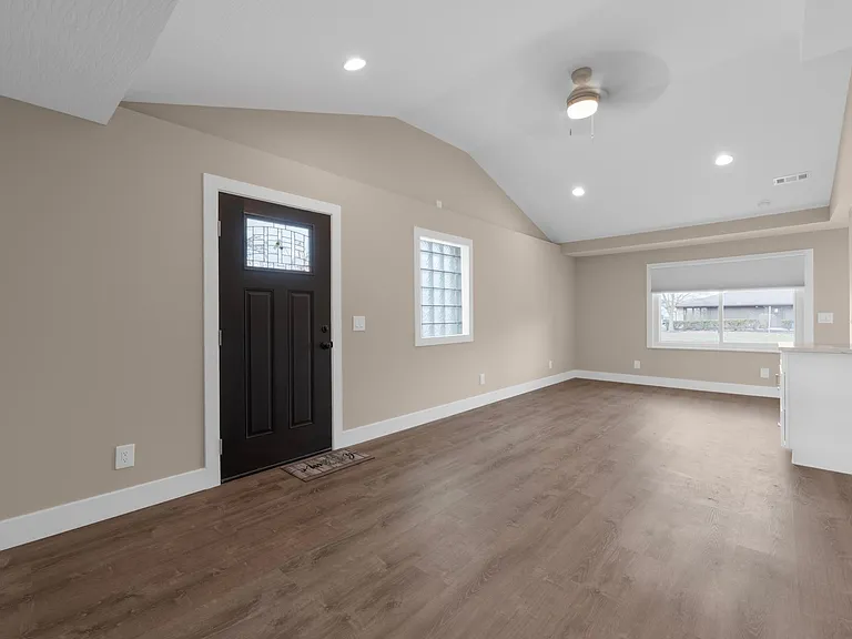 3383 Paris Blvd — Photo 43