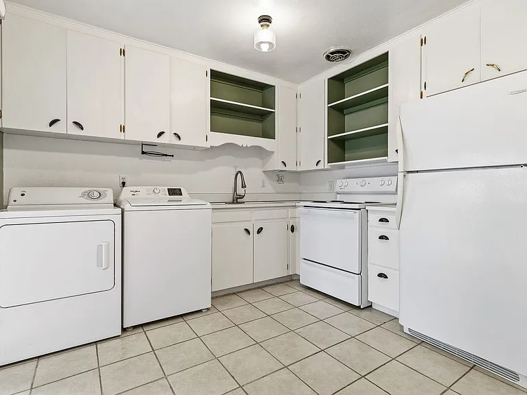 1405 Oregon Ave #B — Photo 13