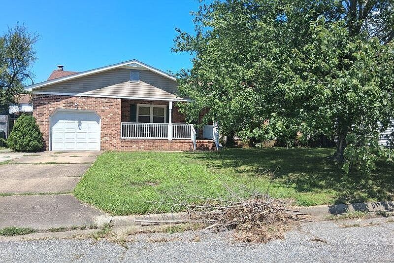 1st image of 713 Mac Neil Dr