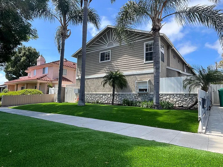 1452 Diamond St — Photo 2