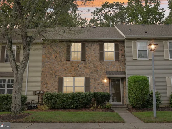 329 Gwynedd Ct, Mount Laurel, NJ 08054