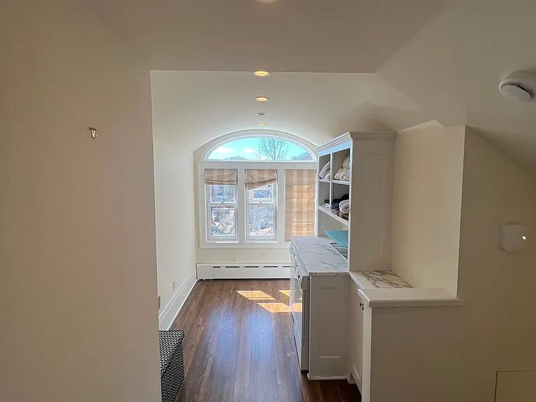 2212 Newton Ave S — Photo 20