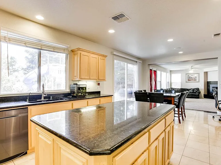 825 Rio Grande Dr — Photo 8