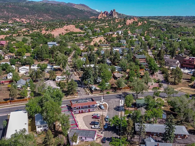 3401 W Pikes Peak Ave — Photo 4