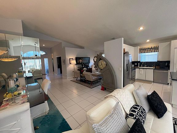5th image of 9870 Lemonwood Court