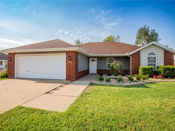 2310 W Birch St, Rogers, AR 72758
