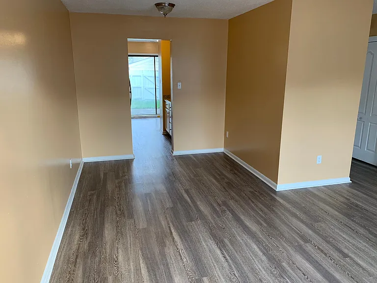 3717 Chimney Creek Dr — Photo 5