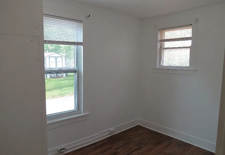 203 S Maple St — Photo 10