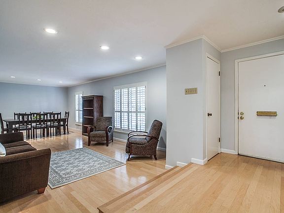3rd image of 7514 Huntleigh Ln