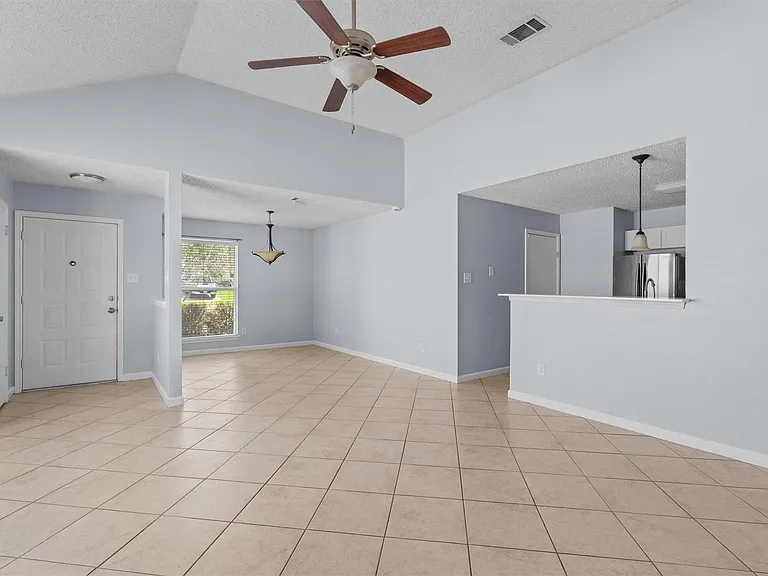 606 David Curry Dr — Photo 2