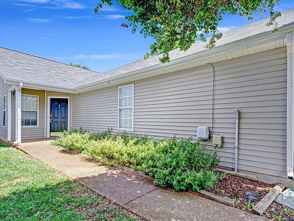 1st image of 2712 Riverbend Dr