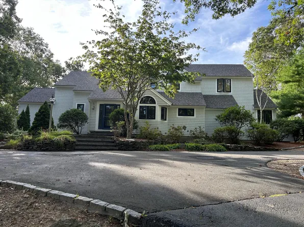 110 Glenneagle Drive, Mashpee, MA 02649