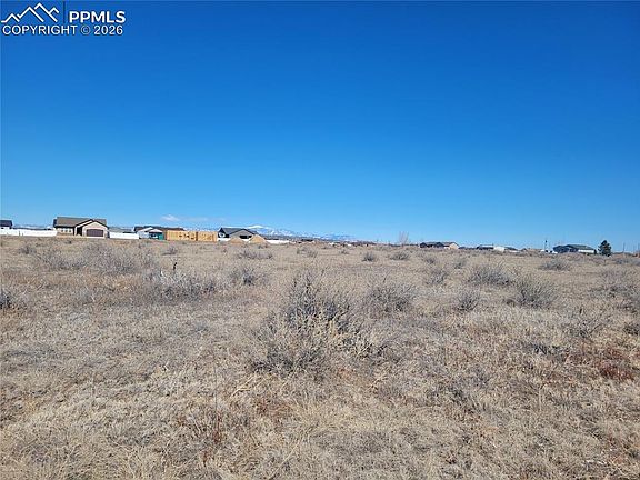 3rd image of 715 N Mapleleaf Dr