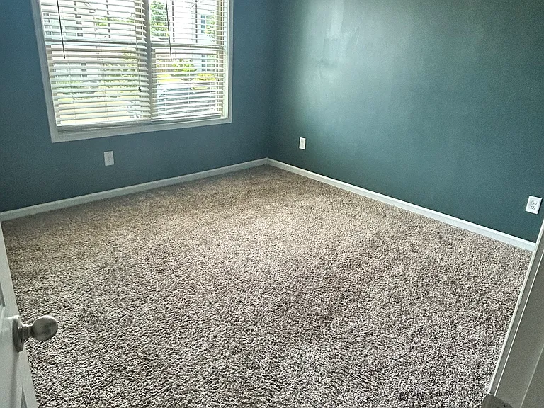 327 Lost Lake Dr — Photo 11