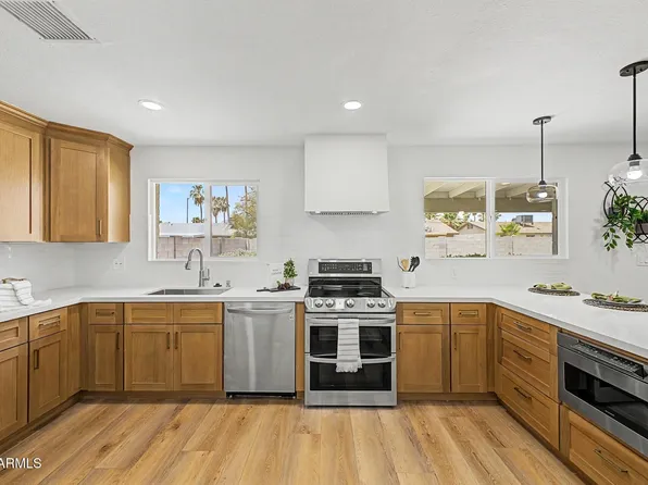 17648 N 35TH Street, Phoenix, AZ 85032
