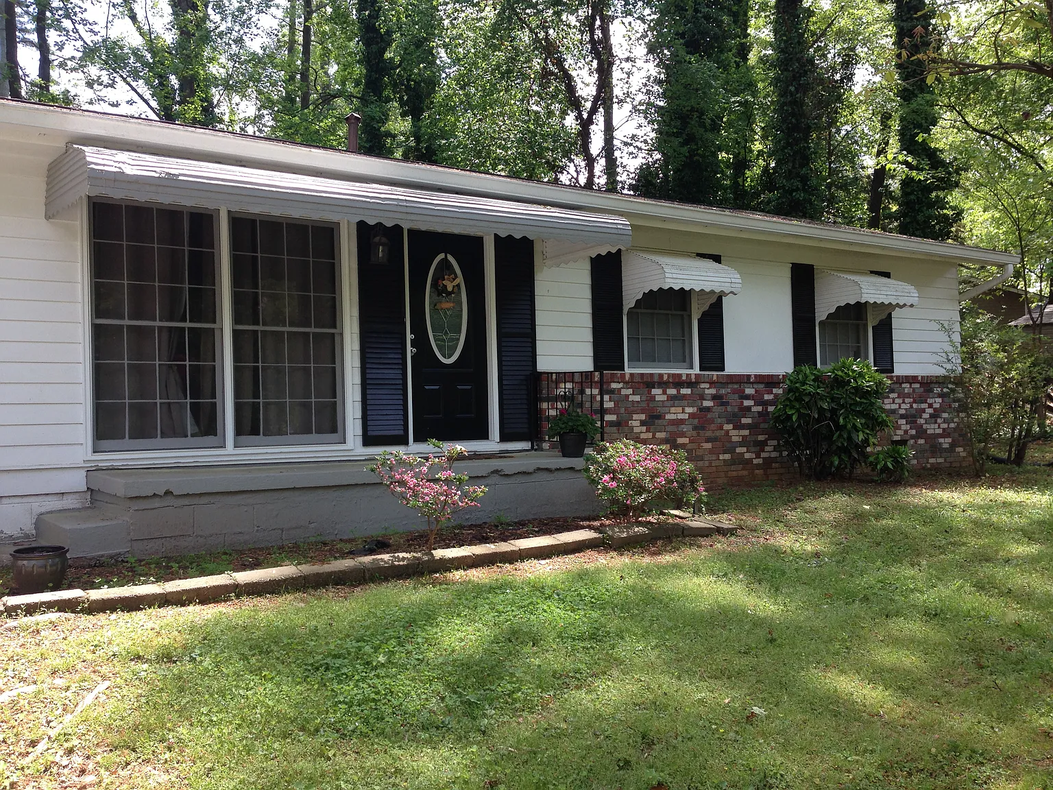 3 bed, 1008 sqft, $1,885 — Photo 1
