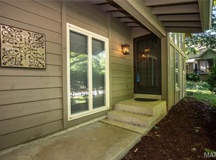 12827 Huntercreek Rd, Saint Louis, MO 63131