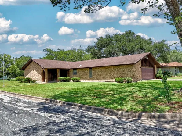 808 Herder Ave, Schulenburg, TX 78956