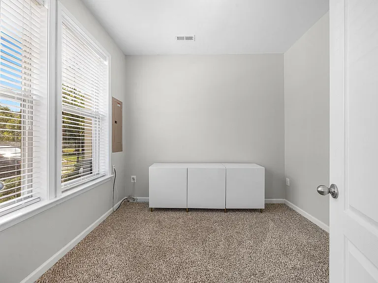 523 Pebblebrook Lane Gln — Photo 6